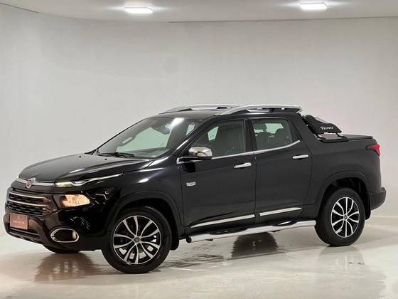 FIAT TORO 2.0 16V TURBO DIESEL RANCH 4WD AT9 FIAT TORO 2.0 16V TURBO DIESEL RANCH 4WD AT9